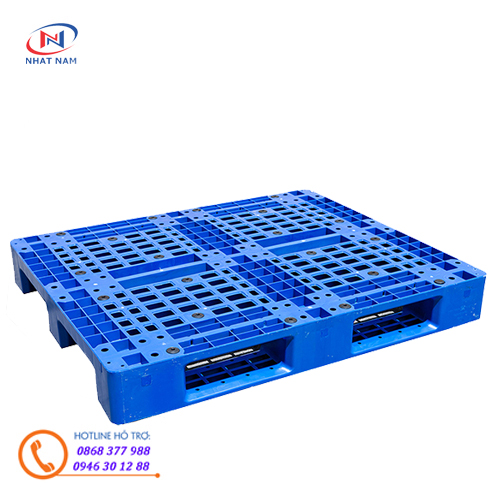 pallet nhựa có lõi sắt