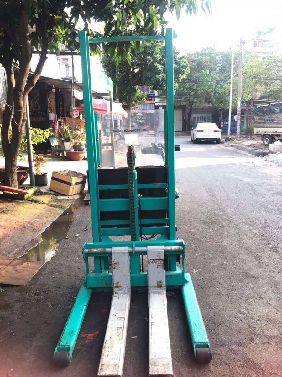 Xe nâng điện tải 980kg nâng cao 1m5