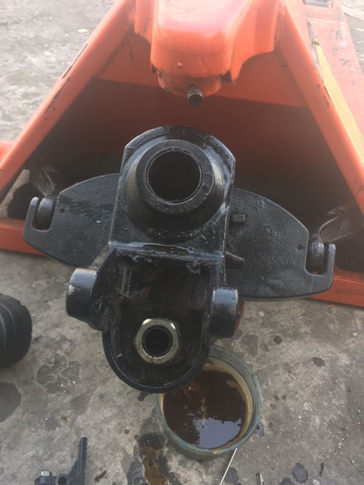 Phục hồi bơm thủy lực xe nâng tay