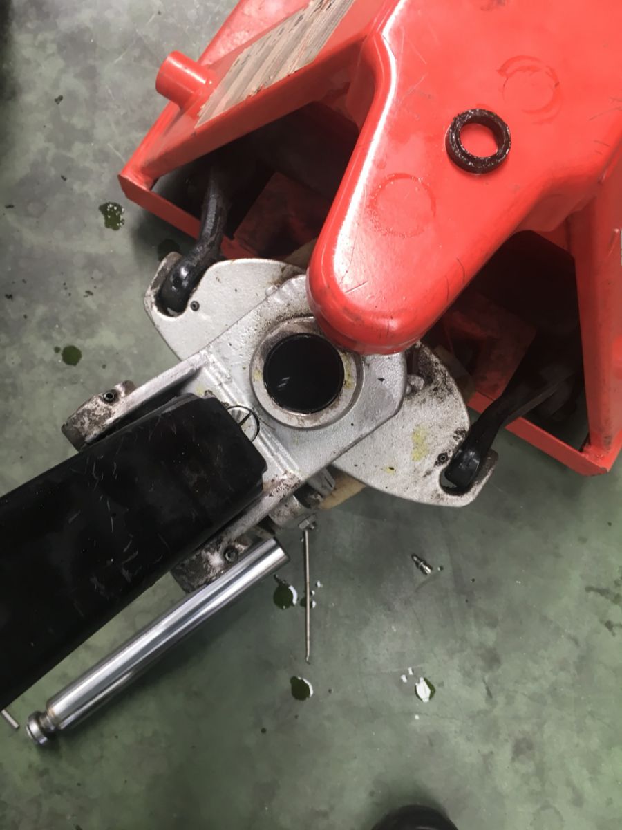 Thay phốt ty ben xe nâng tay