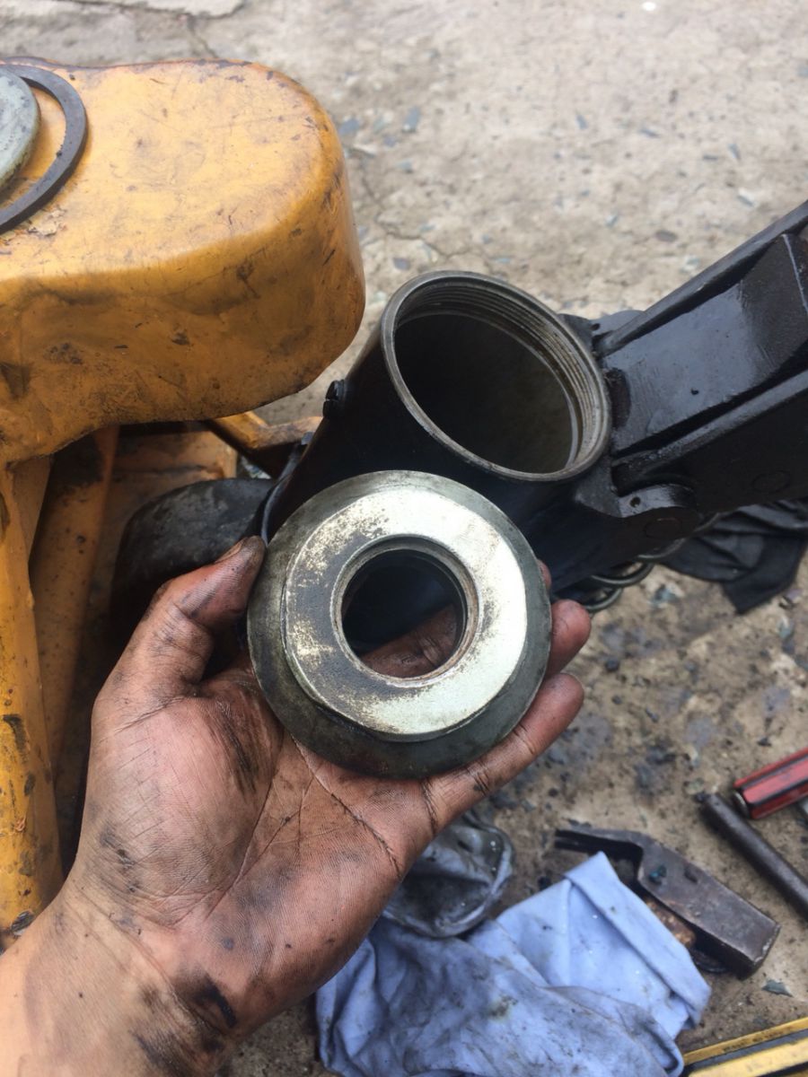 Nắp vặn ngay đầu bơm thủy lực xe nâng tay