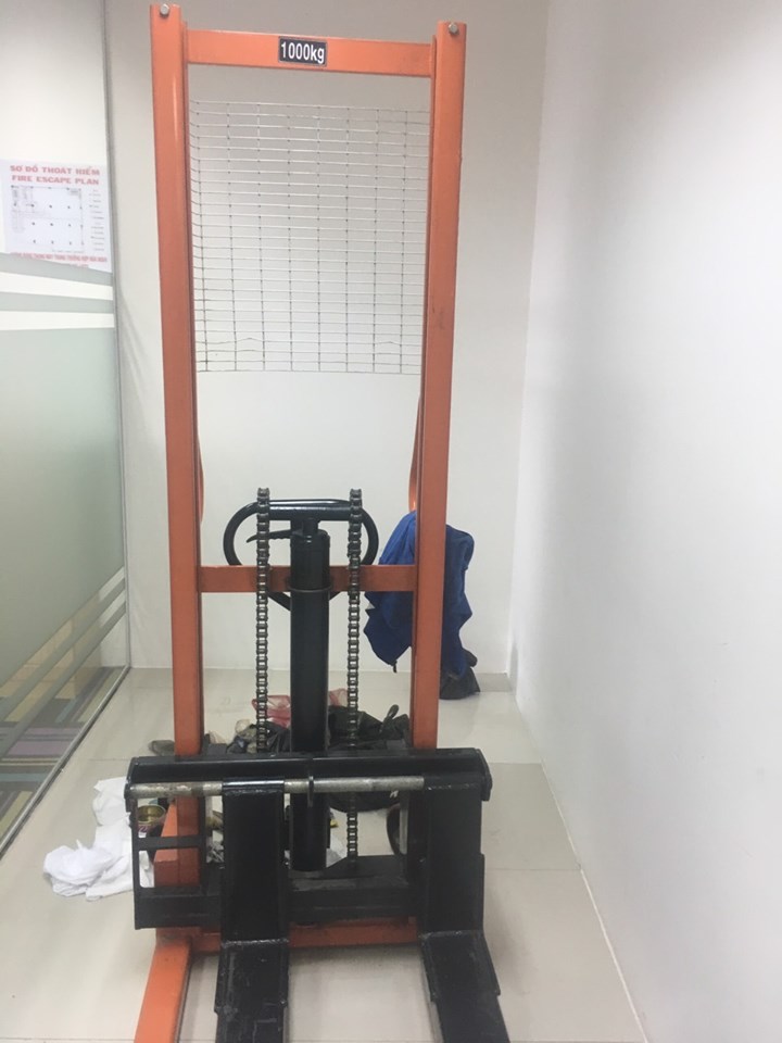 xe nâng tay cao nâng không lên