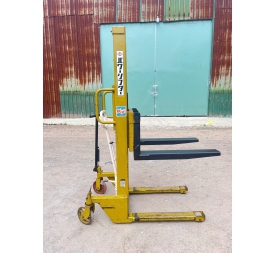 Xe nâng tay cao cơ tải 1 tấn Nhật bãi