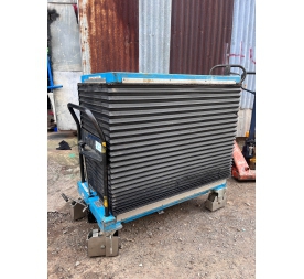 Xe nâng mặt bàn bãi tải 800kg nâng cao 1070mm