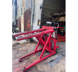 Xe nâng cắt chéo cơ Nhật bãi càng hẹp tải 500kg